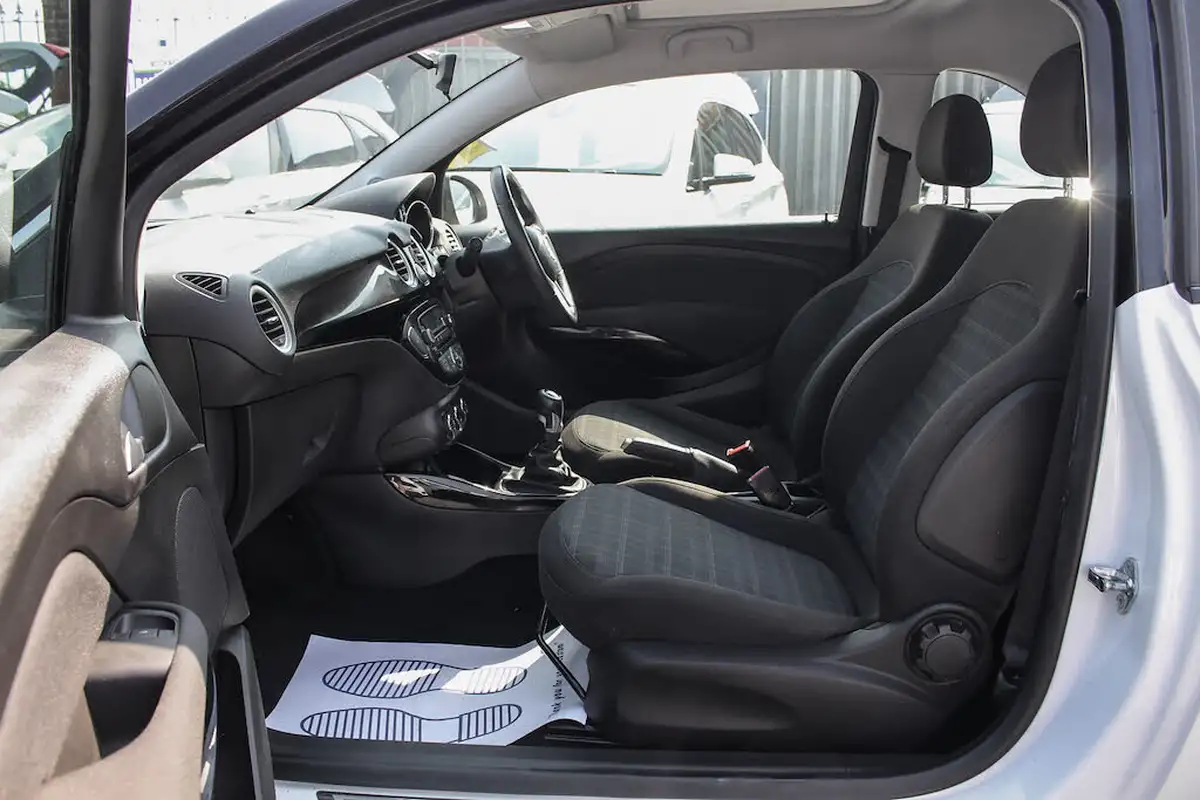 2015-vauxhall-adam-14-glam-87ps-big-18