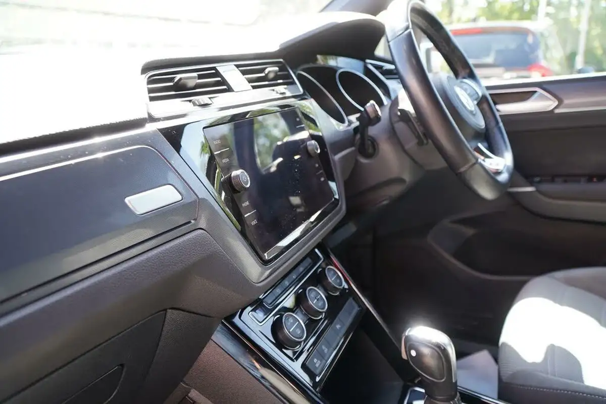 2019-volkswagen-touran-15-tsi-r-line-dsg-big-19