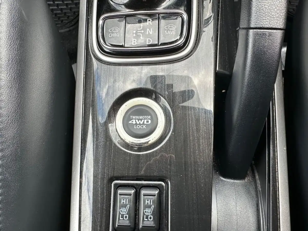 2016-mitsubishi-outlander-20-gx4hs-phev-big-34