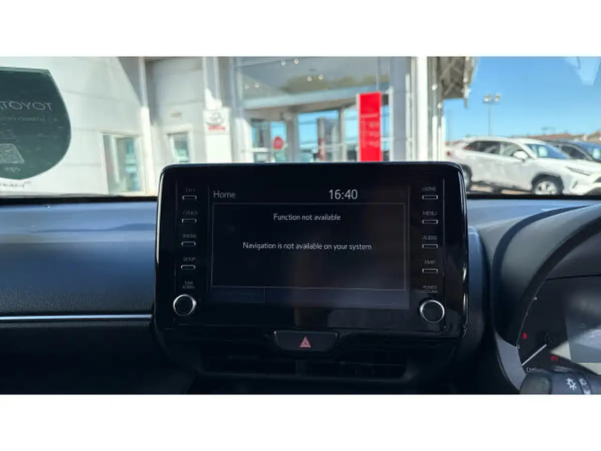 2022-toyota-yaris-15-vvt-i-design-panoramic-roof-big-6
