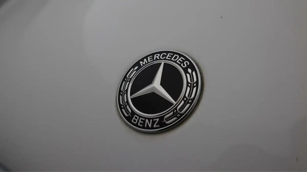 2018-mercedes-benz-glc-class-20-glc250-amg-line-ss-station-wagon-5d-big-20