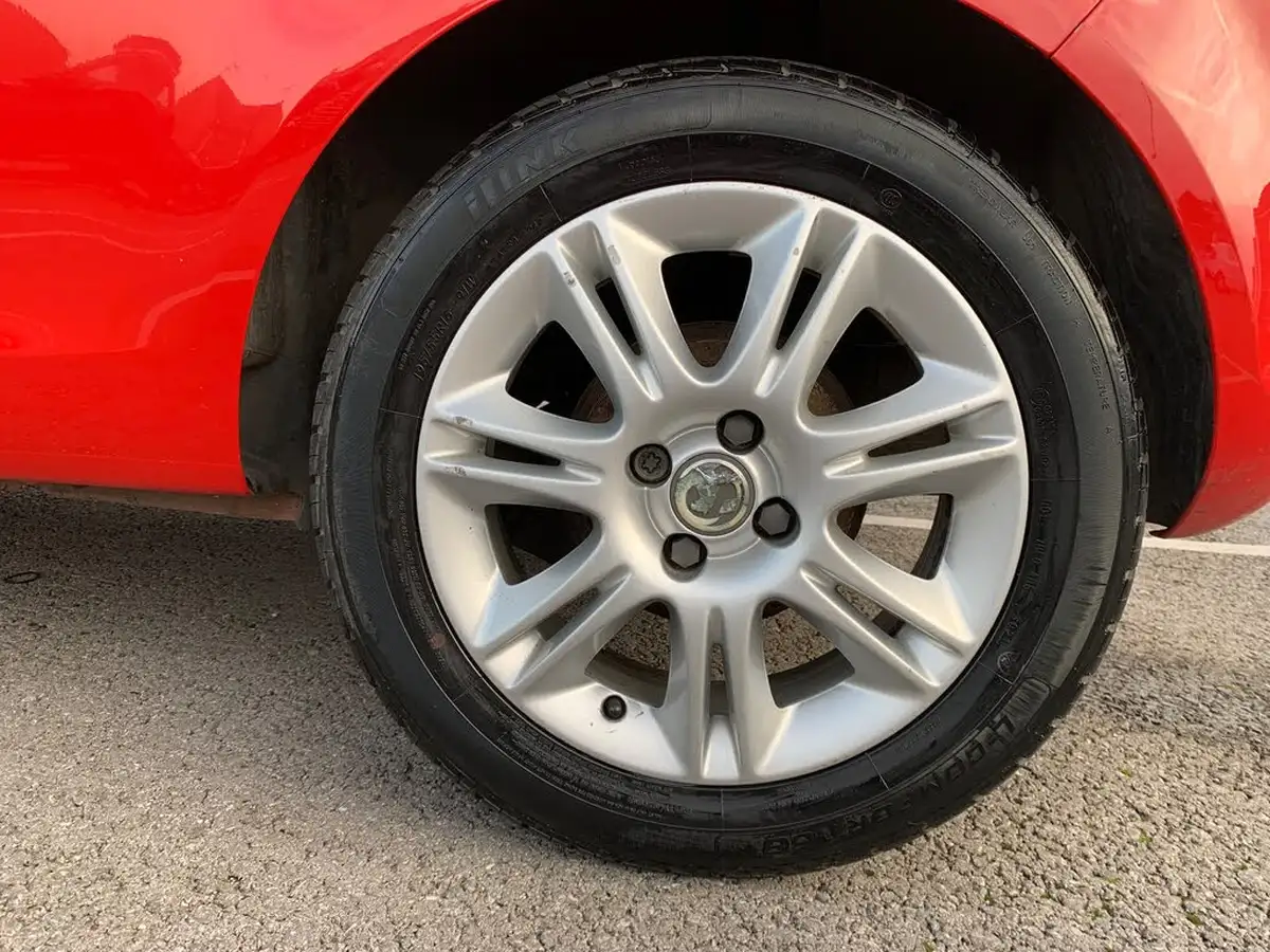 2013-vauxhall-corsa-12-energy-16v-3d-big-18