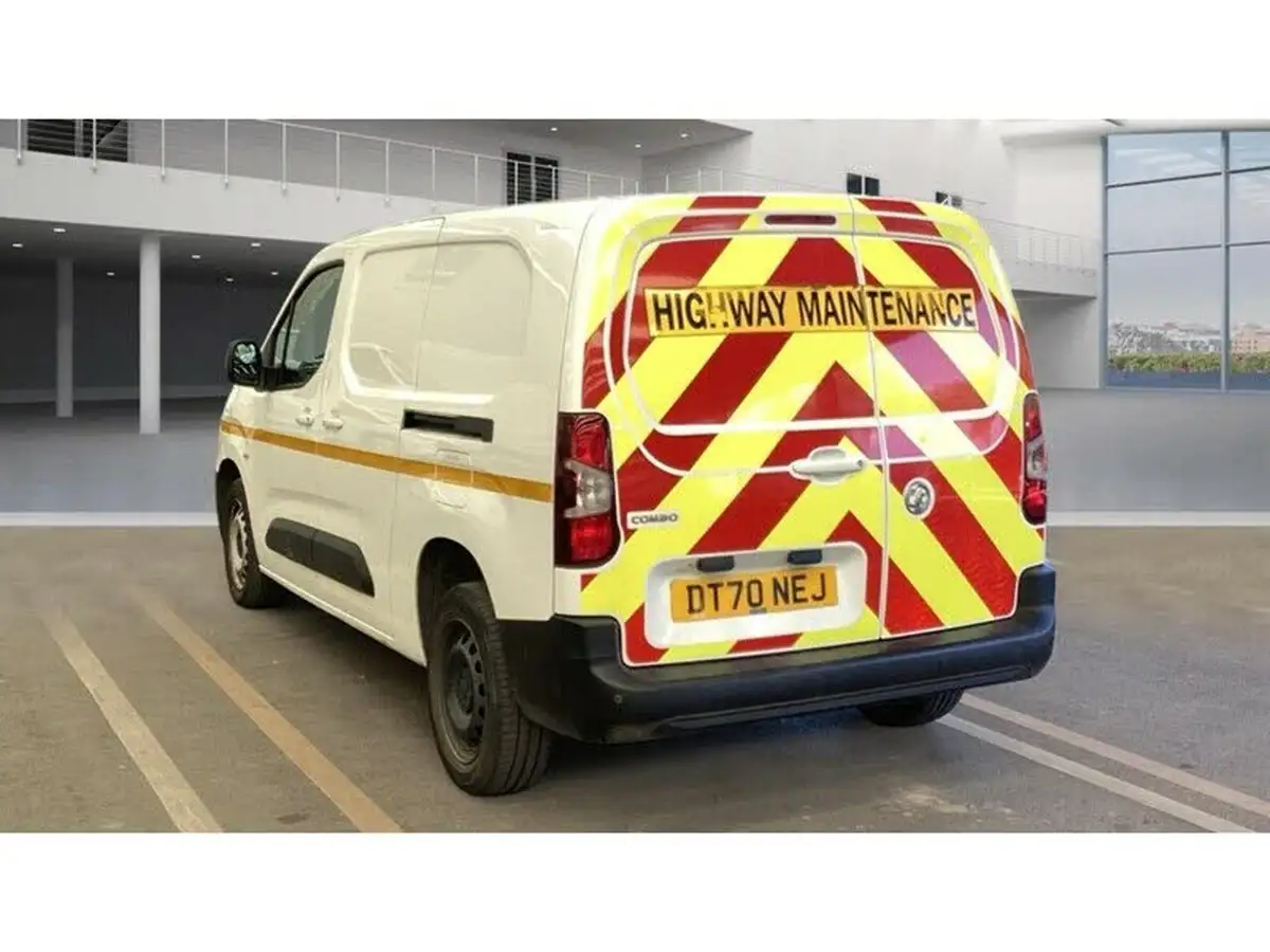2021-vauxhall-combo-15cdti-edition-2300-130pseu6dt-l1h1-ss-panel-auto-big-8