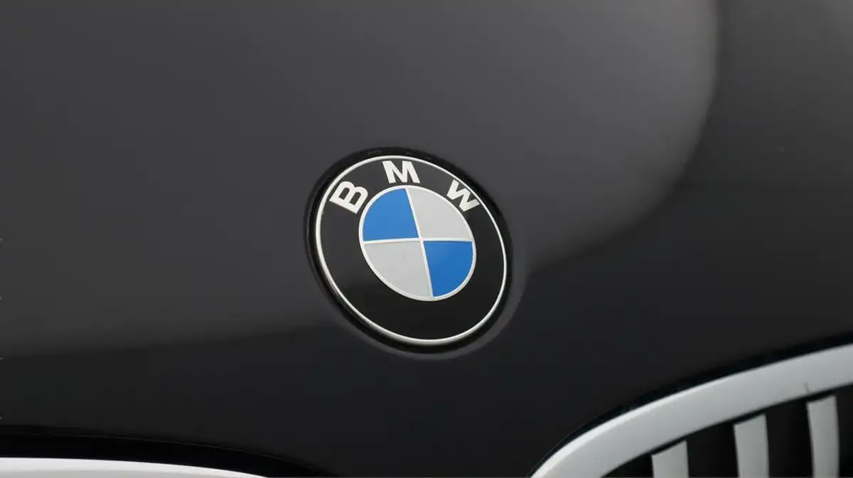 2022-bmw-x1-20-sdrive20i-xline-big-22