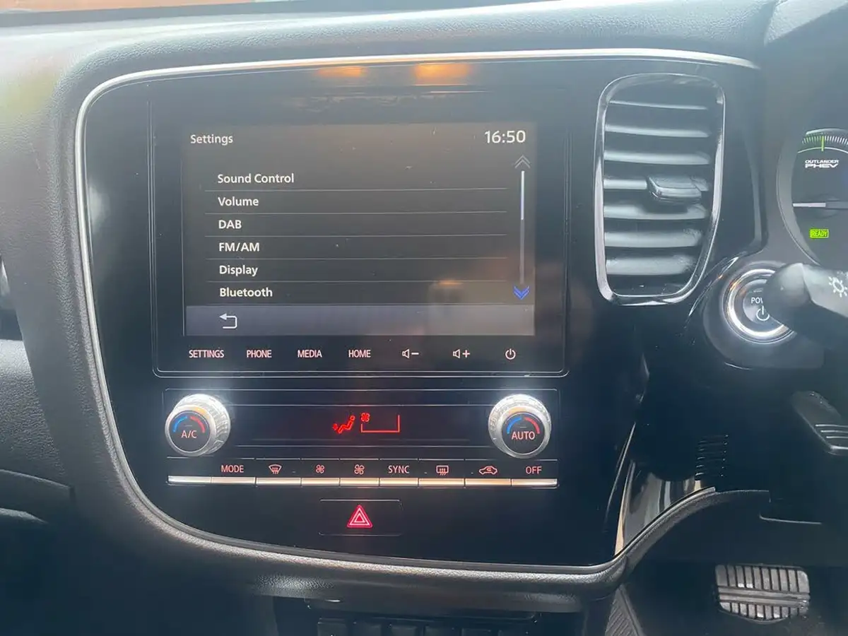 2020-mitsubishi-outlander-24-reflex-plus-commercial-big-36