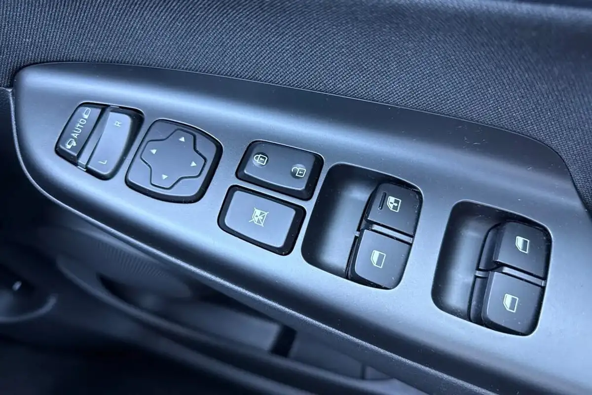 2022-hyundai-kona-16-gdi-premium-big-25