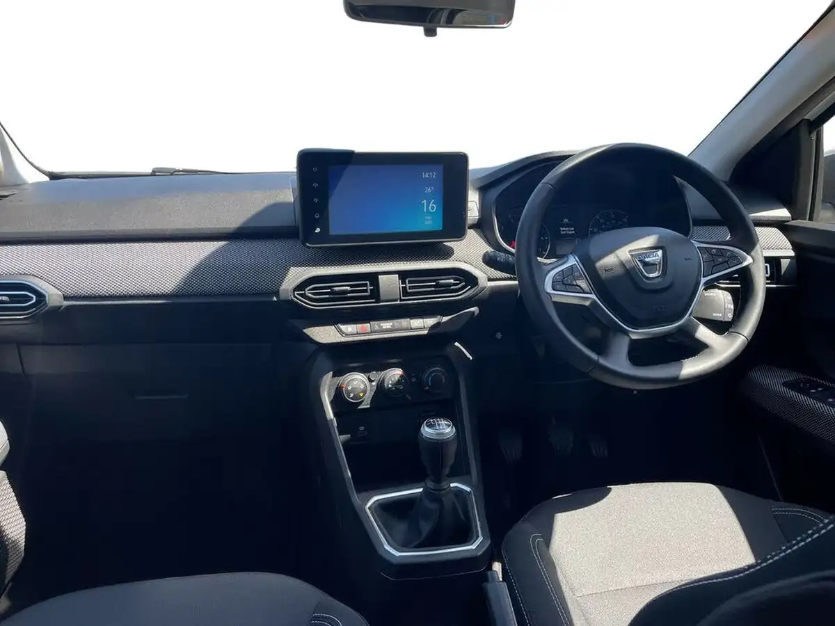2022-dacia-sandero-10-tce-comfort-90bhp-big-12