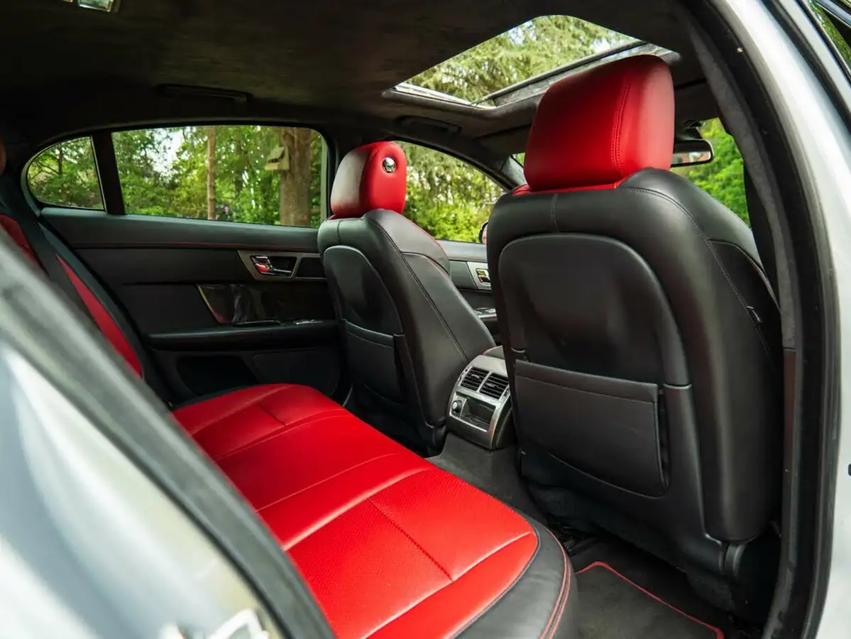 2013-jaguar-xf-50-xfr-big-12