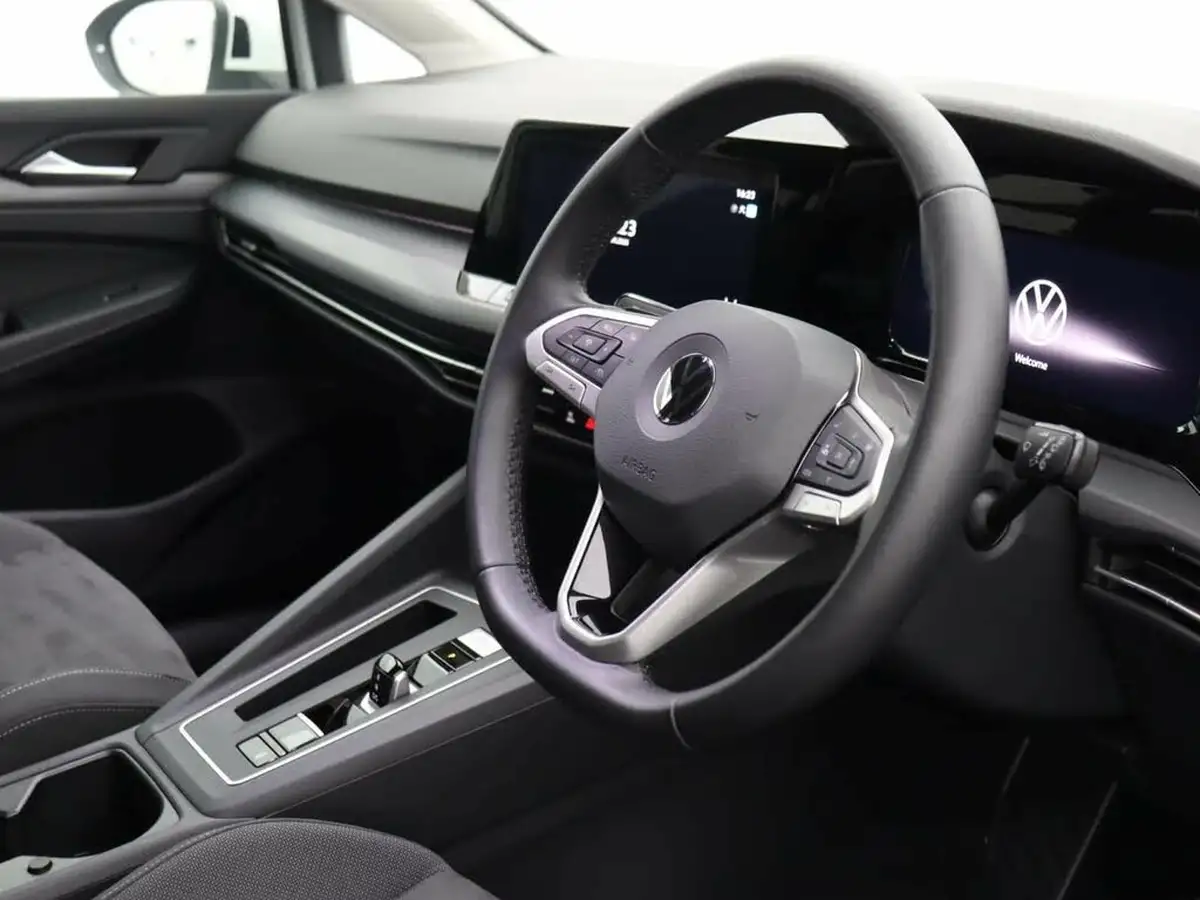 2022-volkswagen-golf-20tdi-style-150ps-estate-dsg-big-6