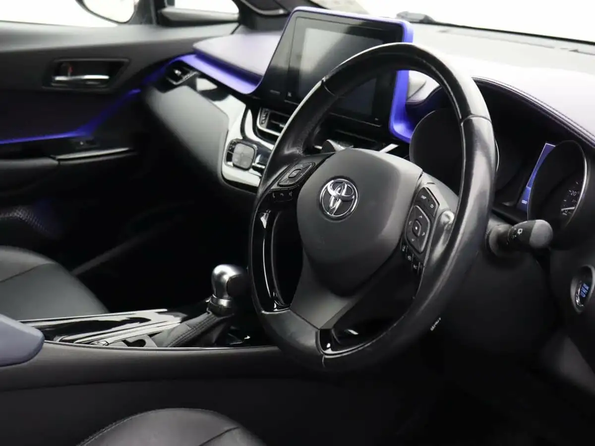 2018-toyota-c-hr-12-dynamic-awd-cvt-big-18