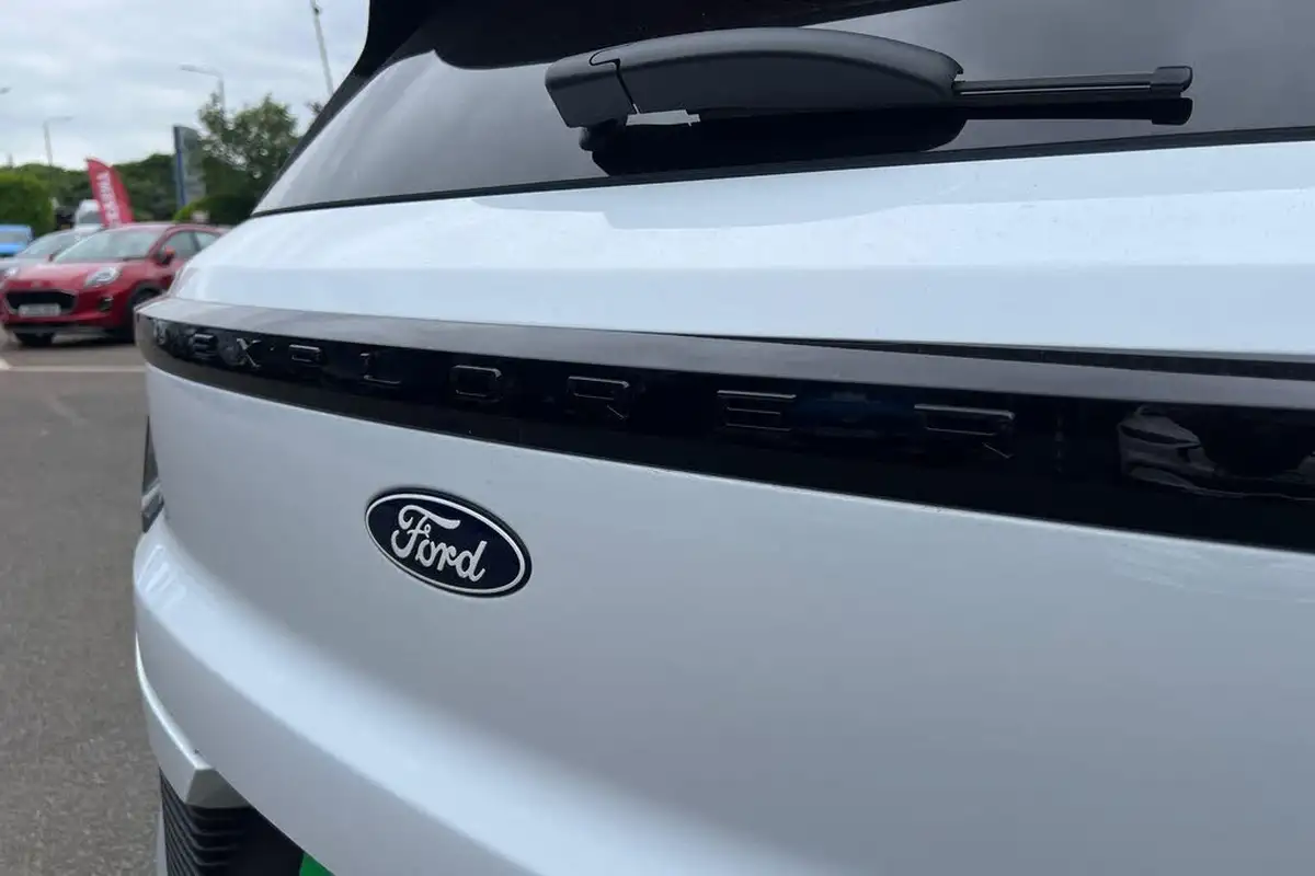 2024-ford-explorer-e-premium-340ps-awd-79kwh-big-25