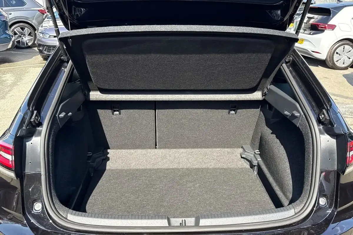 2025-volkswagen-taigo-15-tsi-r-line-big-6