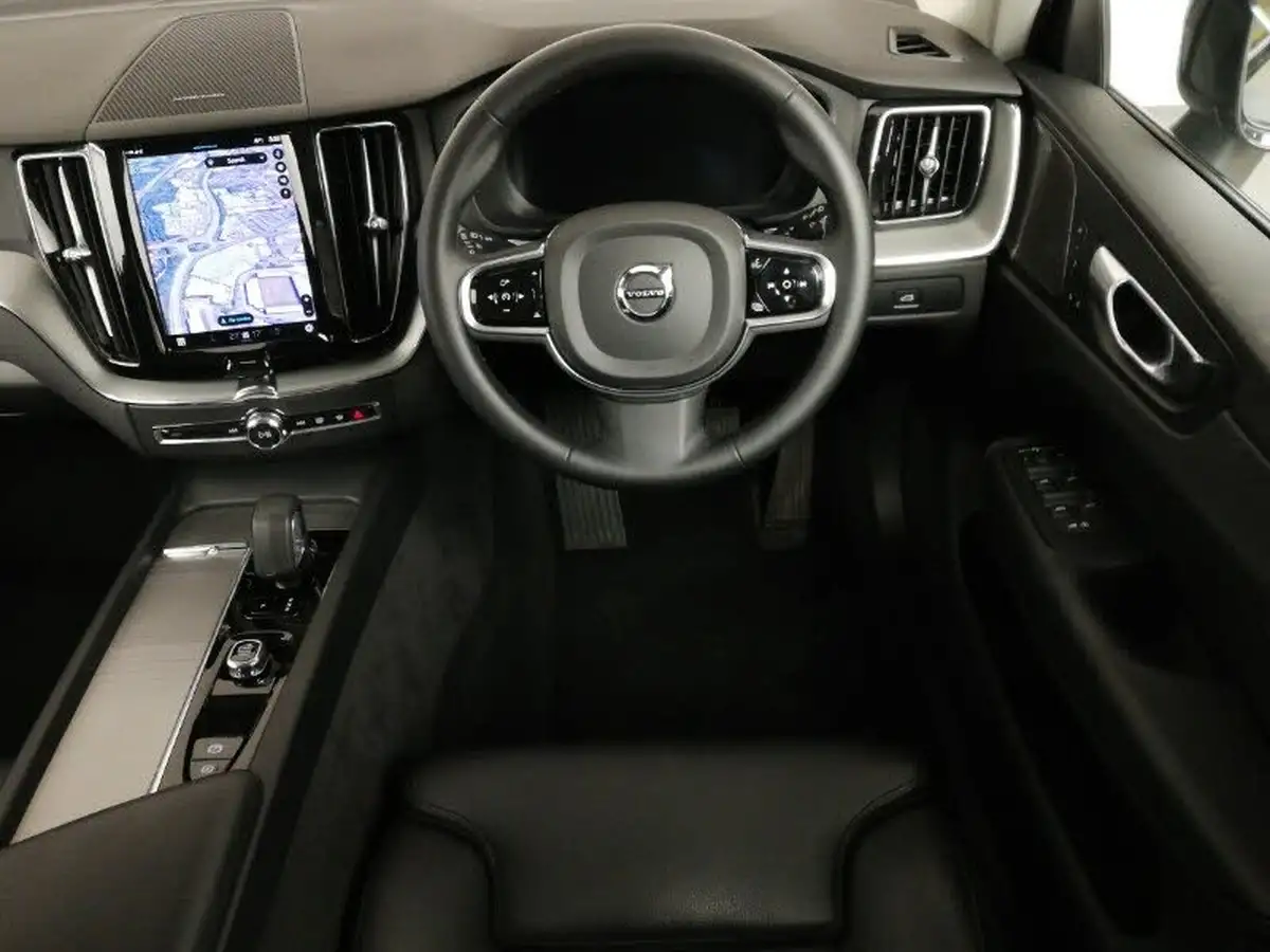 2023-volvo-xc60-20-b5-plus-big-6