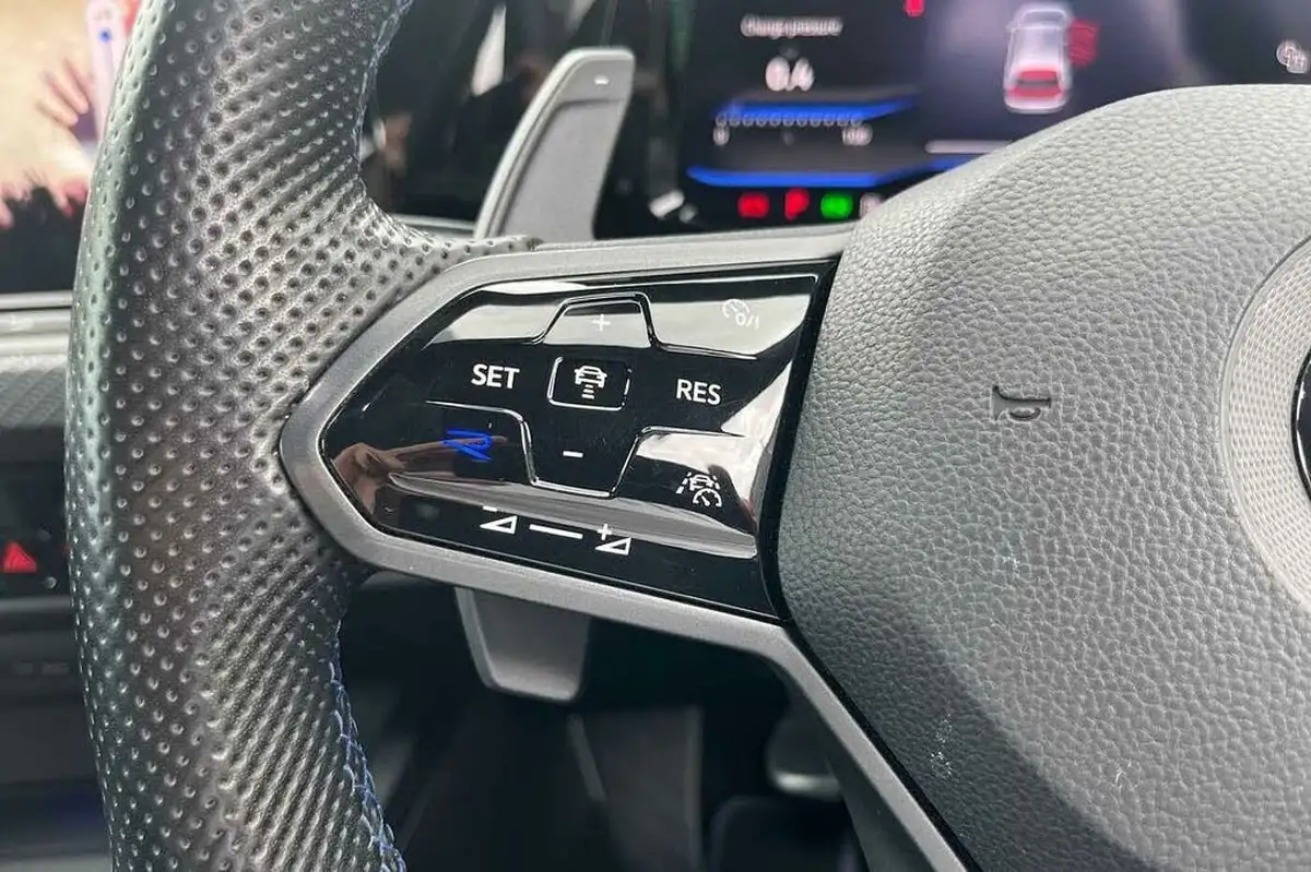 2021-volkswagen-golf-20-tsi-r-hatchback-big-14