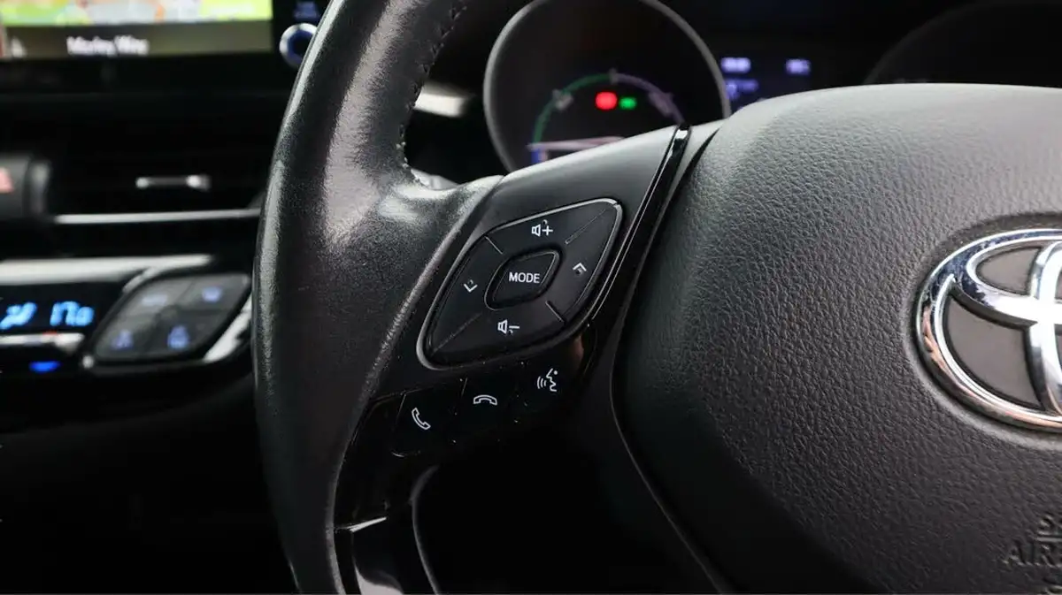 2020-toyota-c-hr-18-vvt-i-excel-big-25