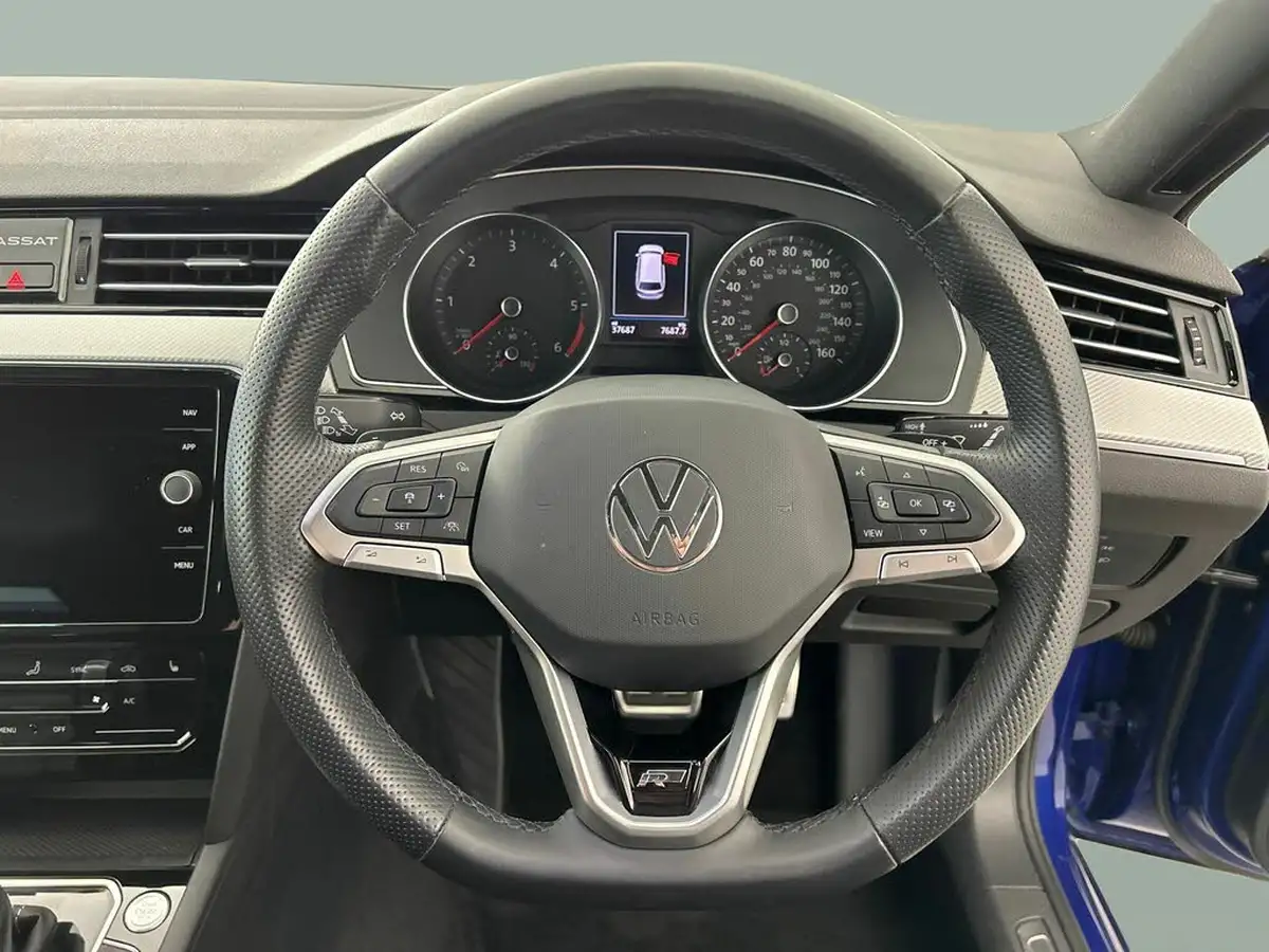 2023-volkswagen-passat-20tdi-r-line-big-24