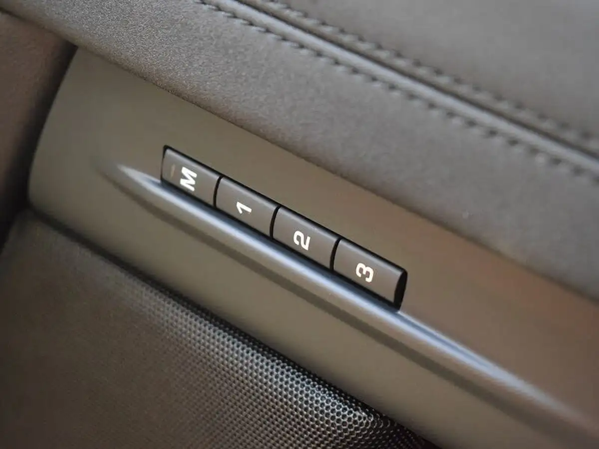 2023-land-rover-range-rover-evoque-20-d200-r-dynamic-se-big-24