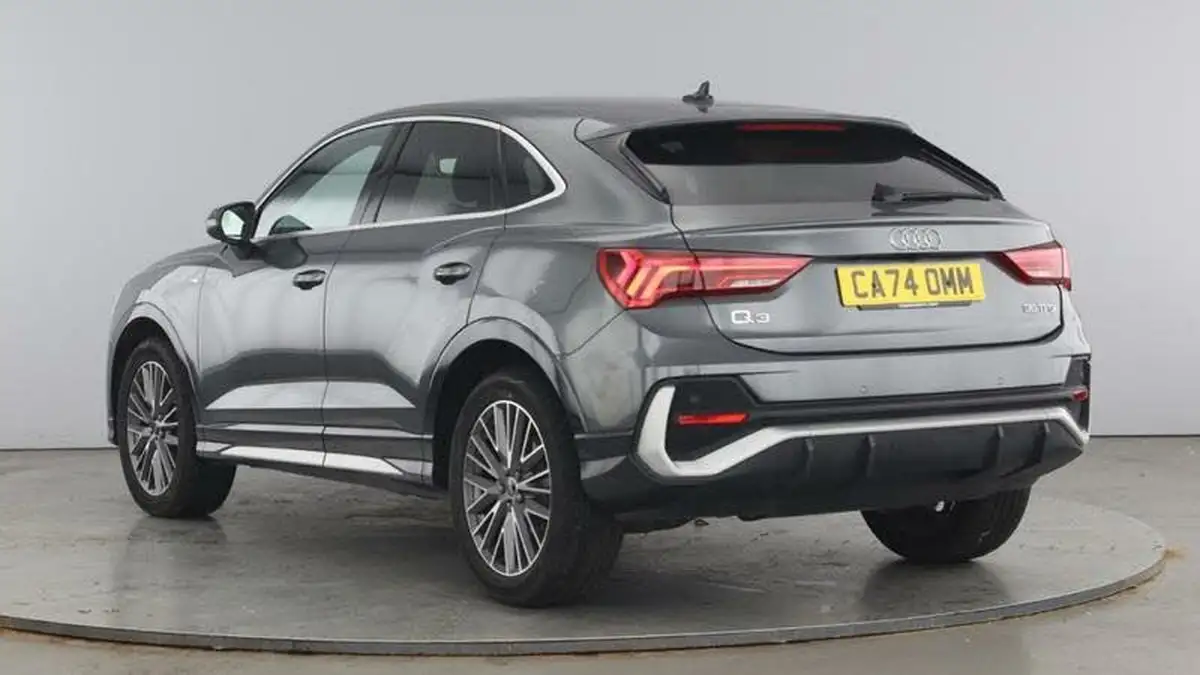2024-audi-q3-15-35-tfsi-s-line-sportback-tronic-big-2