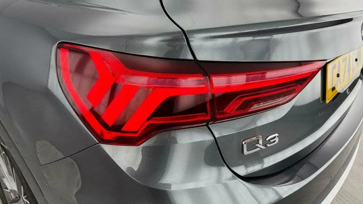 2024-audi-q3-15-35-tfsi-s-line-sportback-tronic-big-30