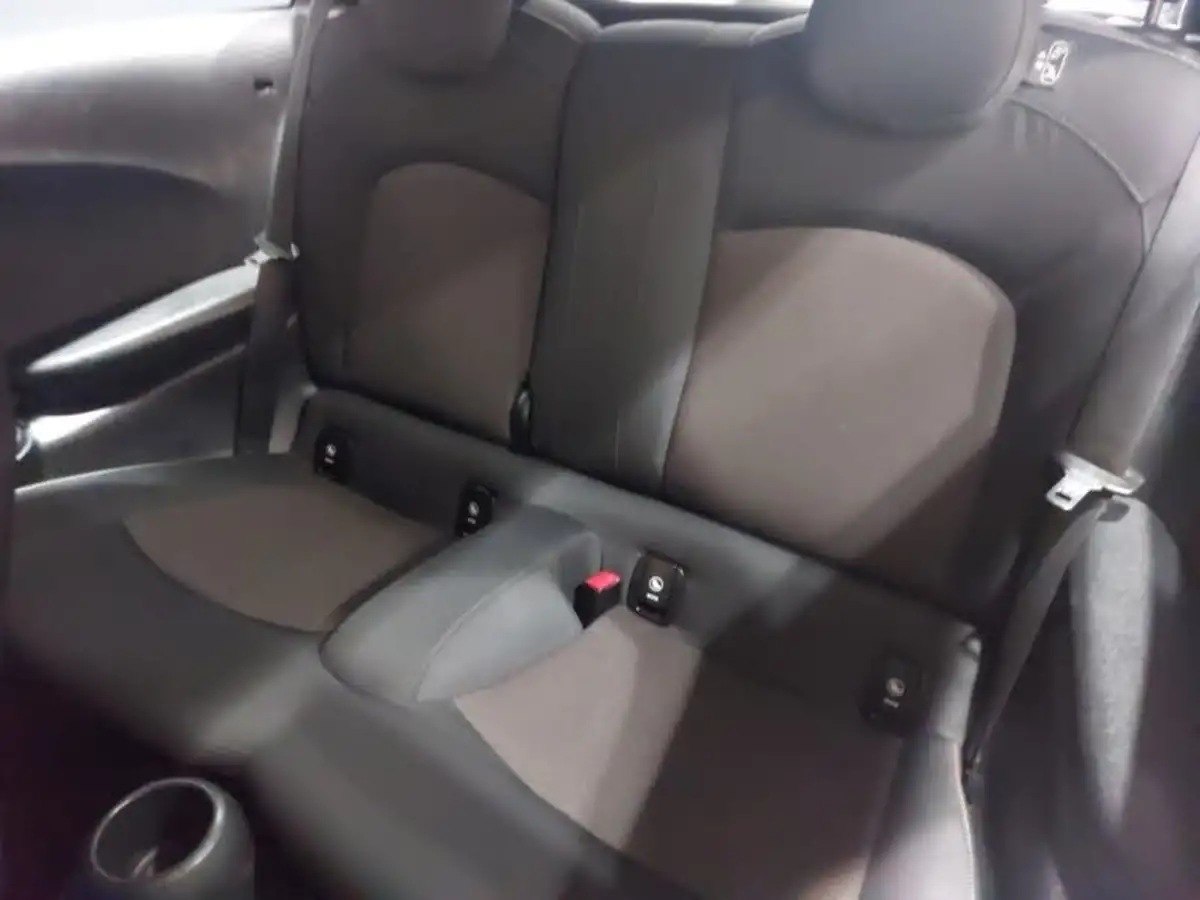 2019-mini-cooper-15-cooper-classic-hatchback-3d-big-5