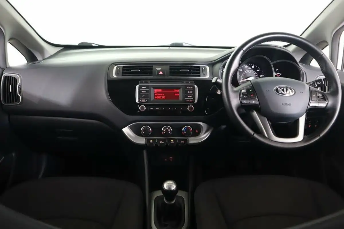 2016-kia-rio-125-sr7-5d-big-15