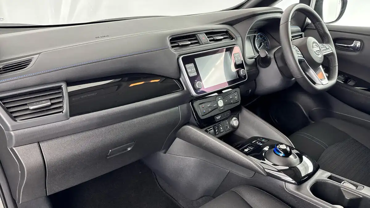2022-nissan-leaf-e-n-connecta-39kwh-big-9