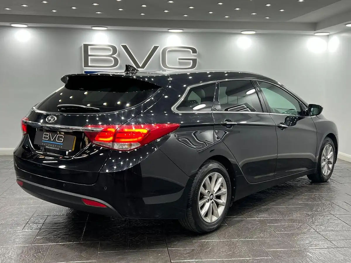 2017-hyundai-i40-17crdi-se-nav-141ps-tourer-5d-big-11