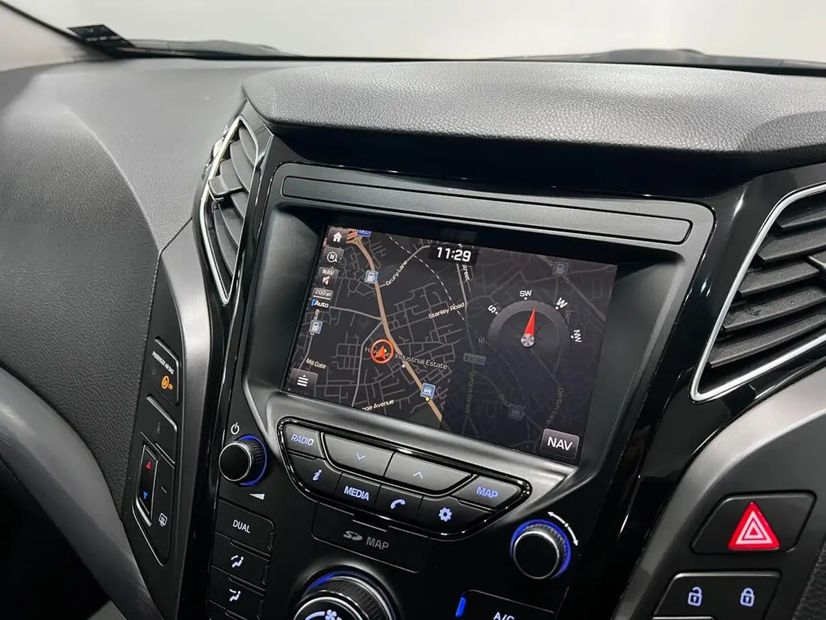 2017-hyundai-i40-17crdi-se-nav-141ps-tourer-5d-big-35