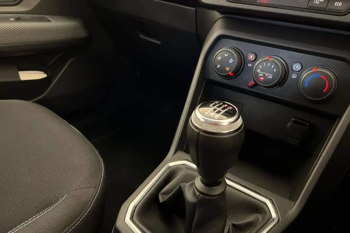 2023-dacia-sandero-10-tce-comfort-90bhp-big-9