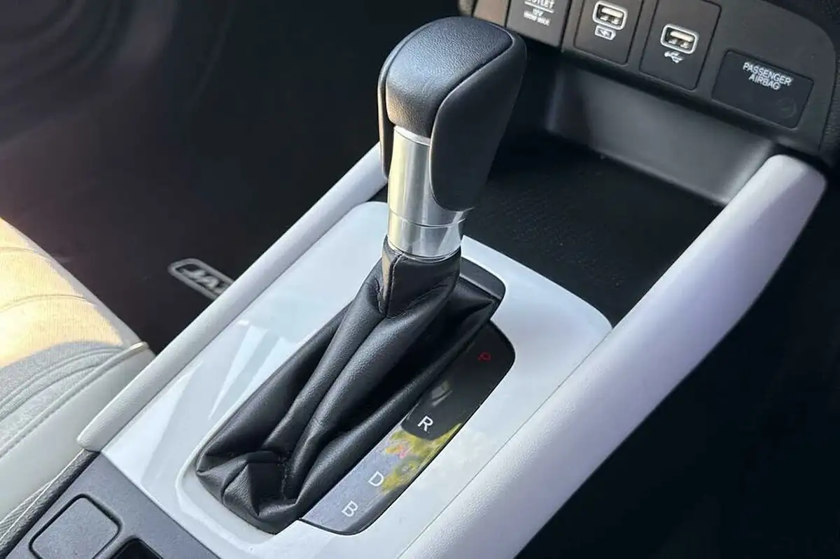 2022-honda-jazz-15-i-mmd-ex-107ps-big-17