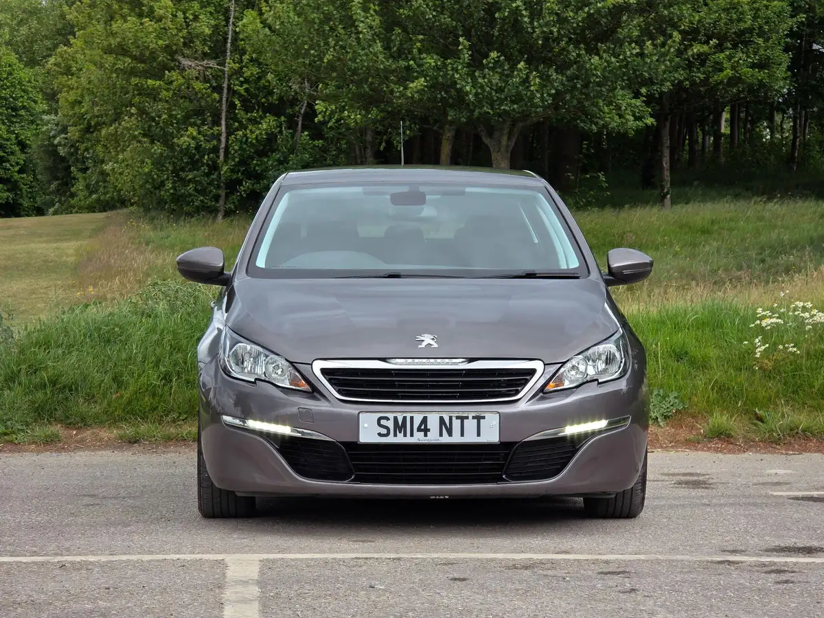2014-peugeot-308-16hdi-active-big-1