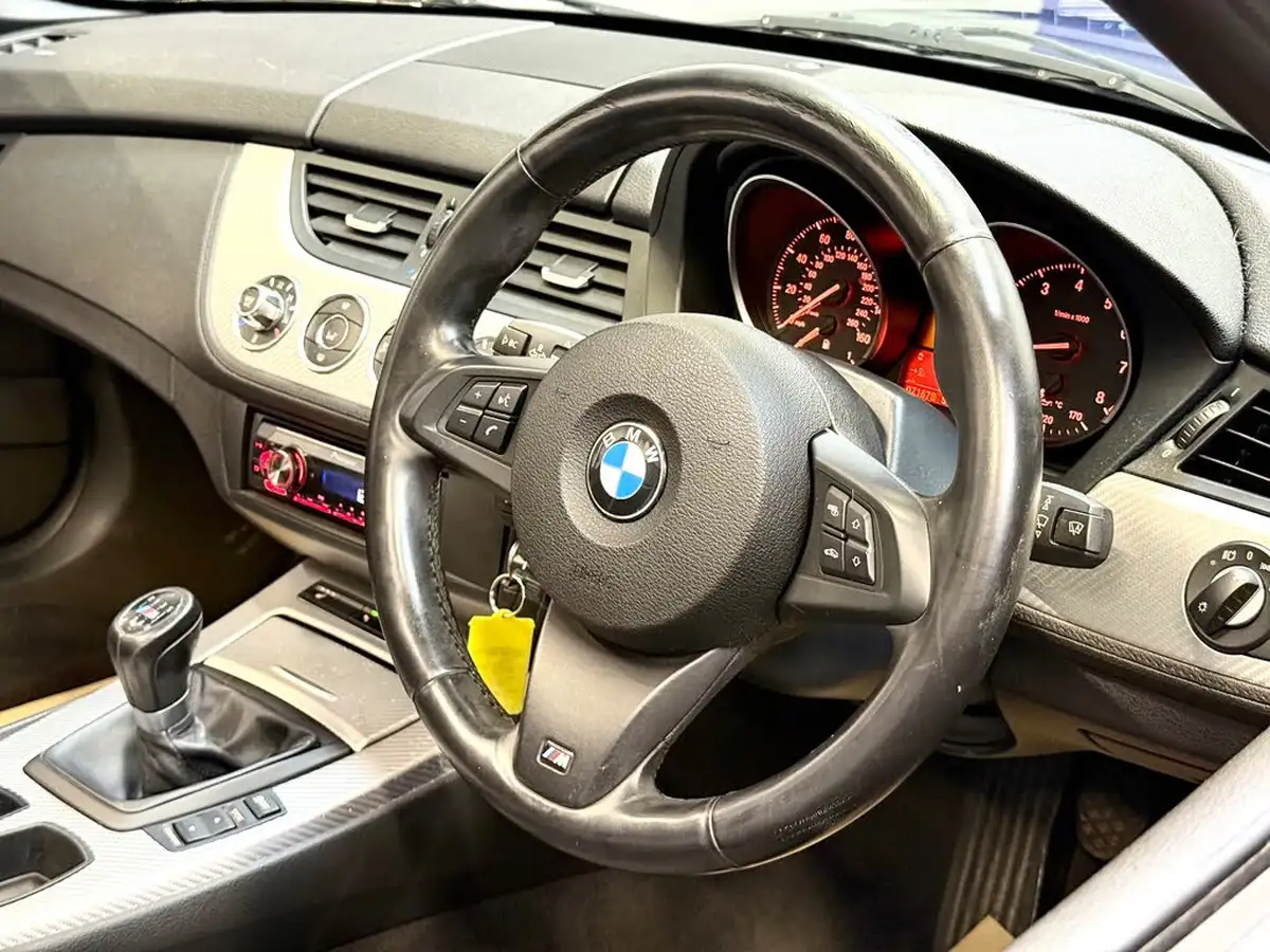 2012-bmw-z4-20-sdrive20i-m-sport-big-16