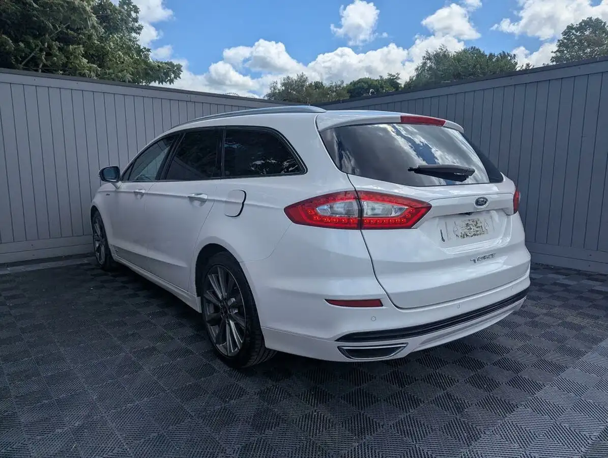 2017-ford-mondeo-20t-vignale-estate-5d-big-46