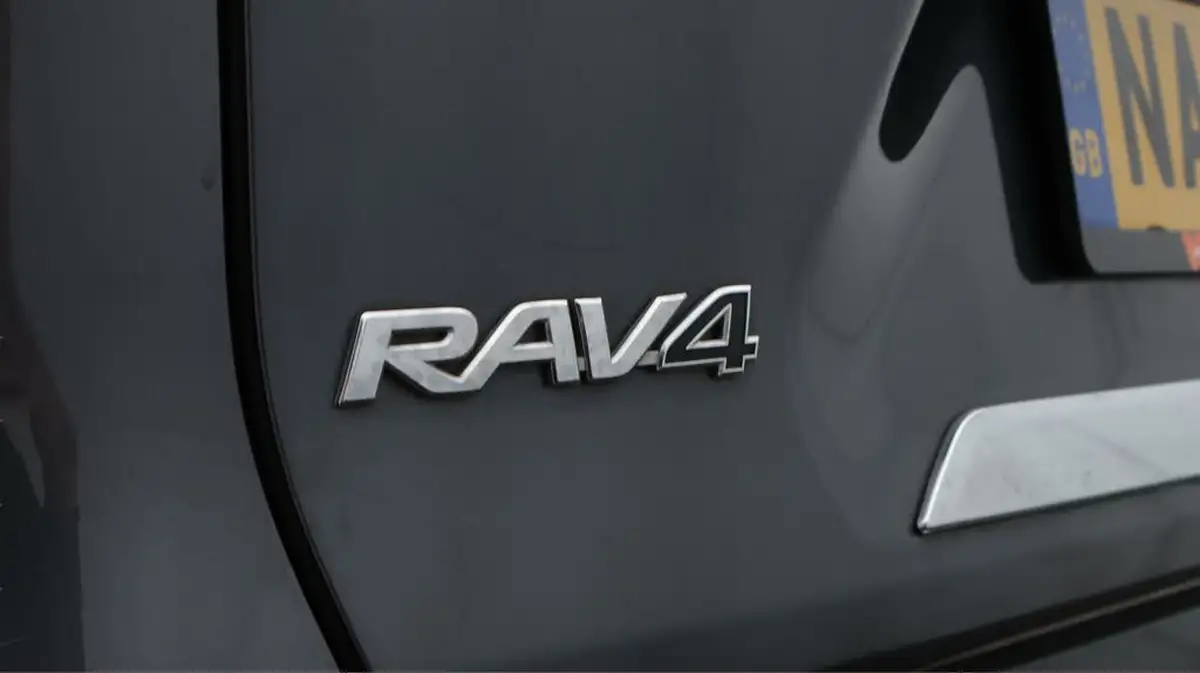 2019-toyota-rav4-25-vvt-i-dynamic-219bhp-big-23