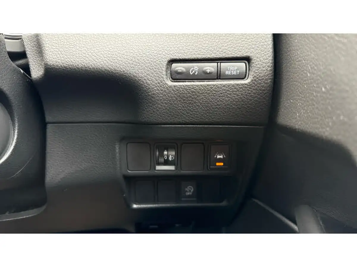 2018-nissan-qashqai-12-dig-t-n-connecta-big-24