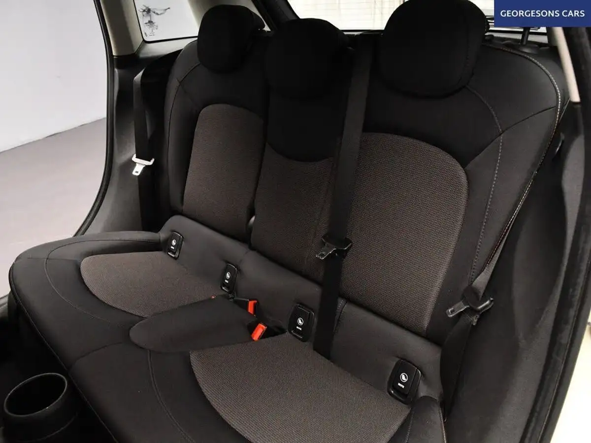 2020-mini-countryman-15-cooper-classic-big-14