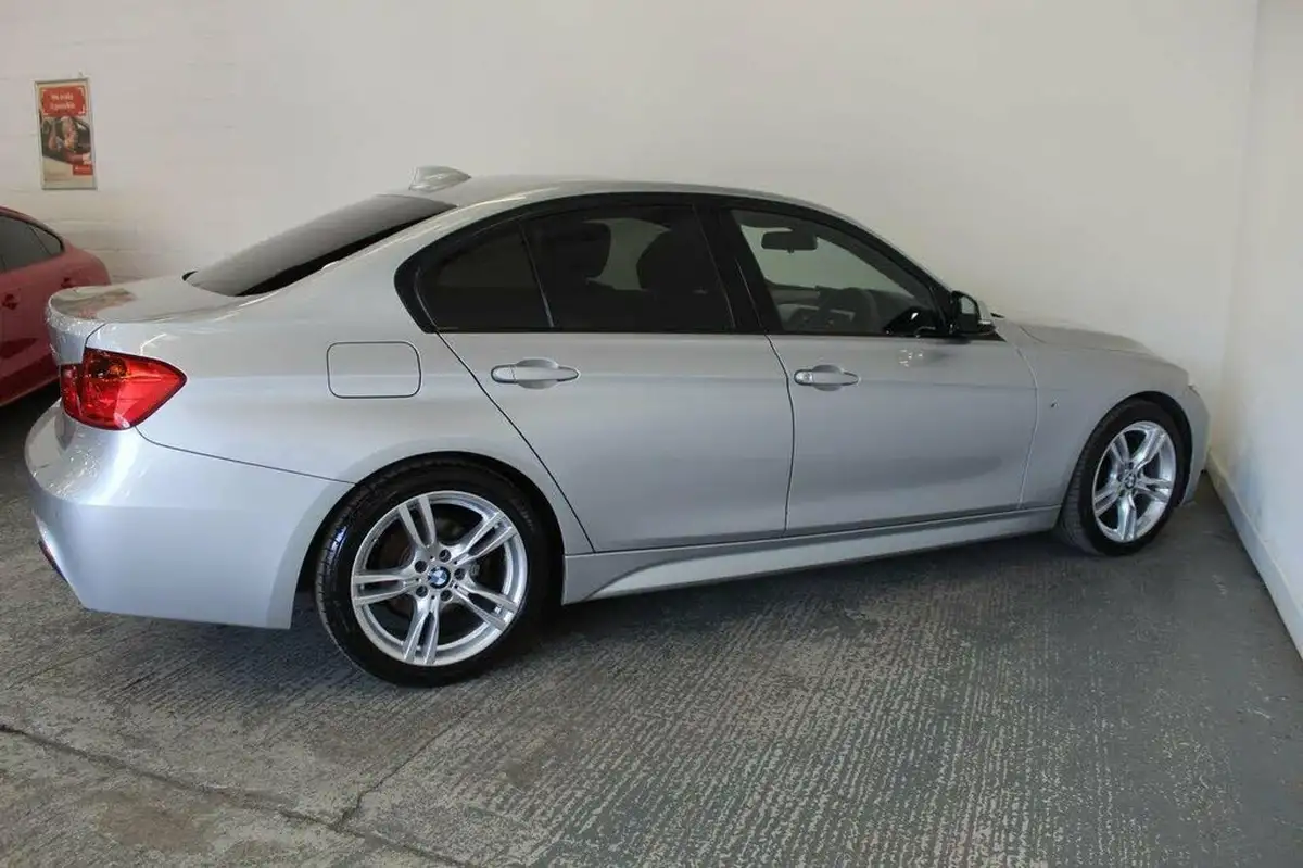 2014-bmw-3-series-20td-320d-m-sport-184bhp-blueperformance-ss-saloon-4d-big-10