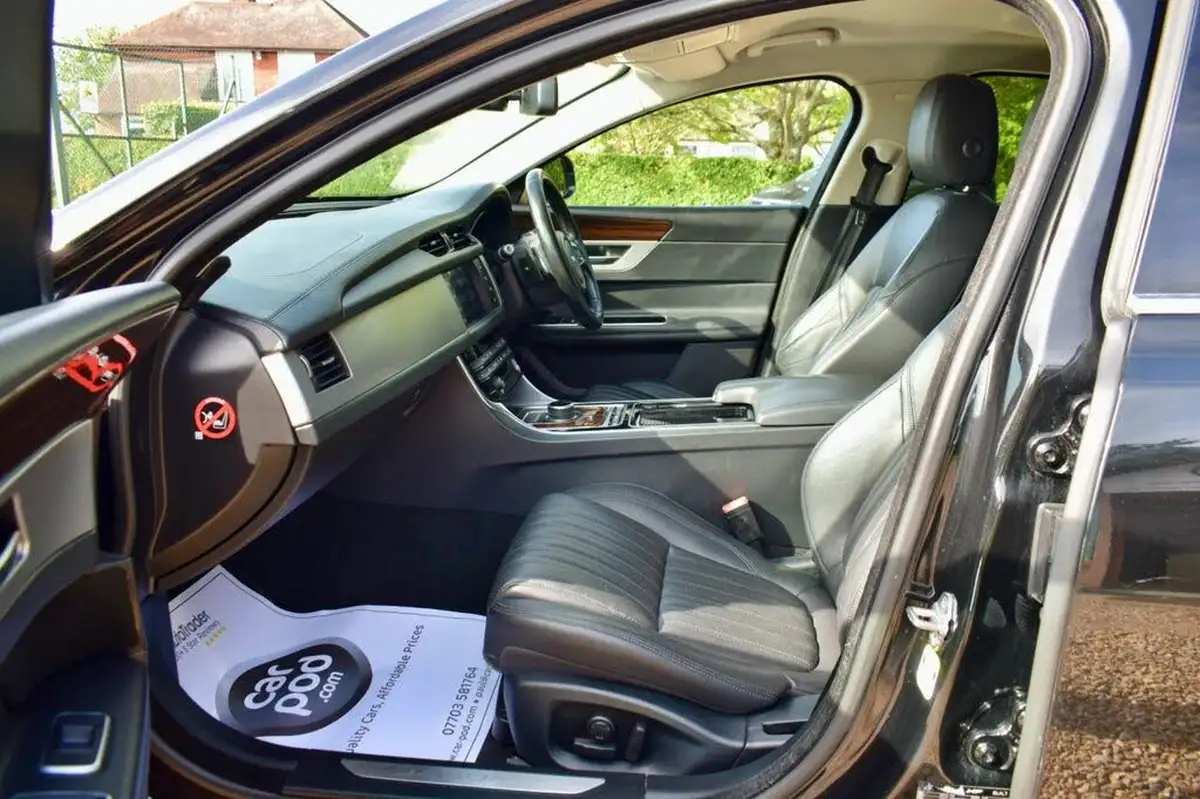 2016-jaguar-xf-20td-portfolio-180ps-auto-big-33