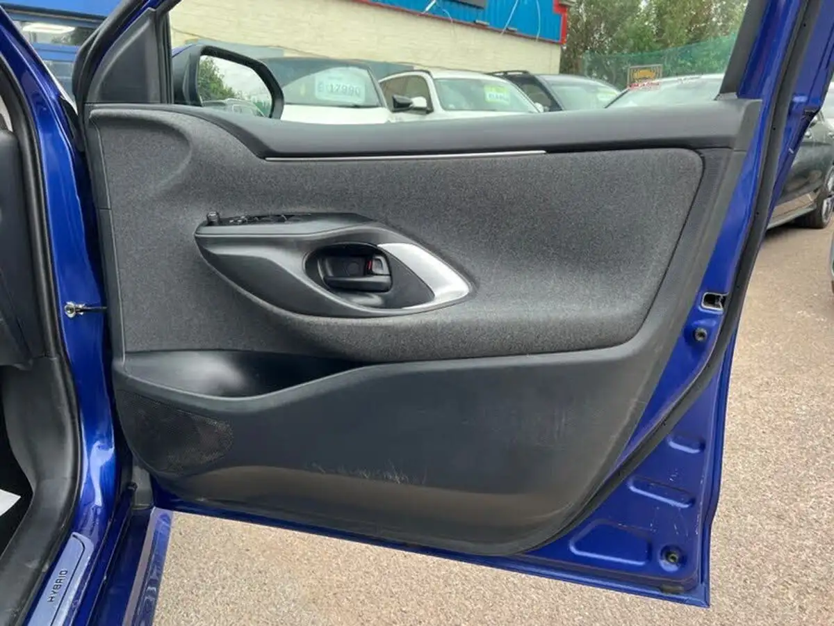 2022-toyota-yaris-15-vvt-i-design-big-40