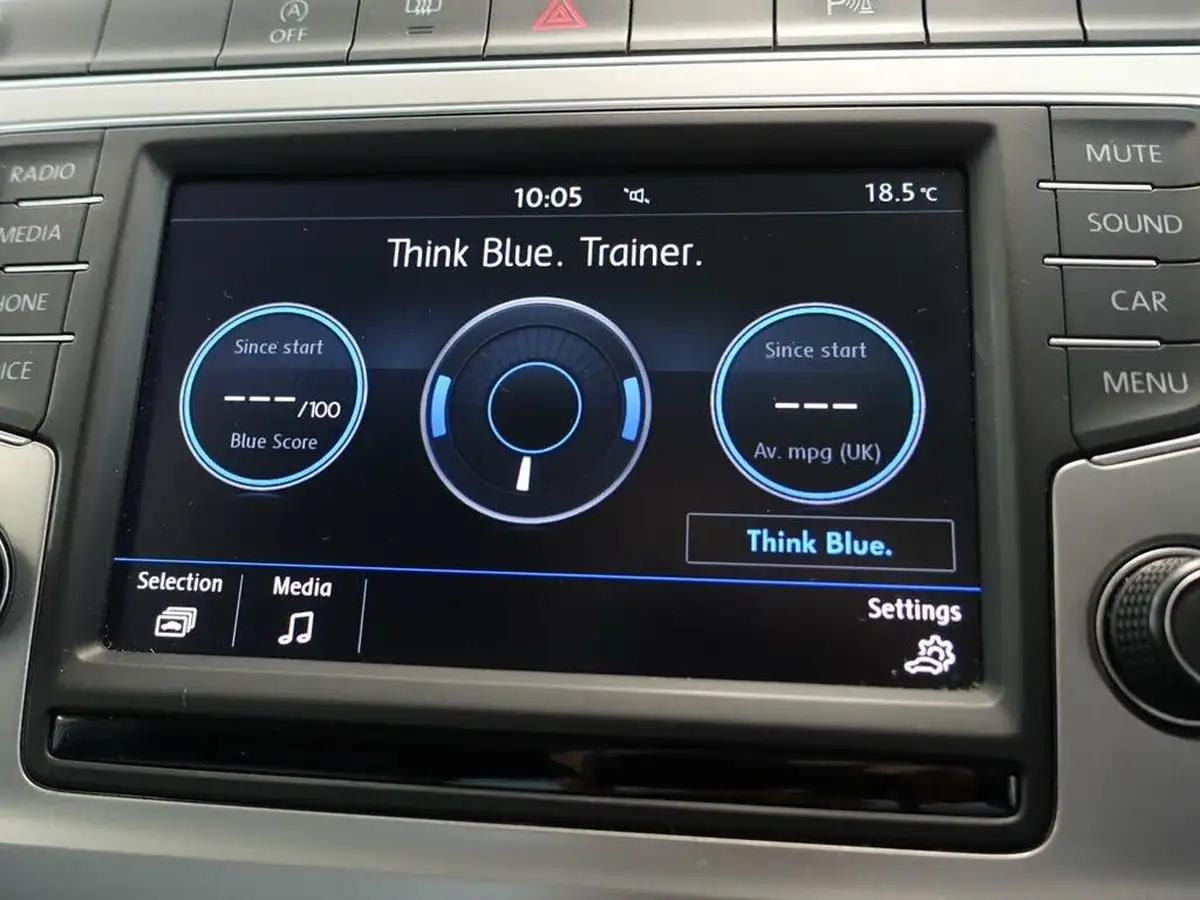 2017-volkswagen-polo-10-beats-65ps-ss-5d-big-35