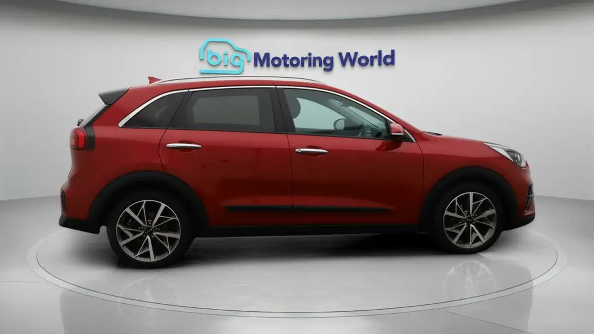 2022-kia-niro-16-gdi-3-156kwh-big-8