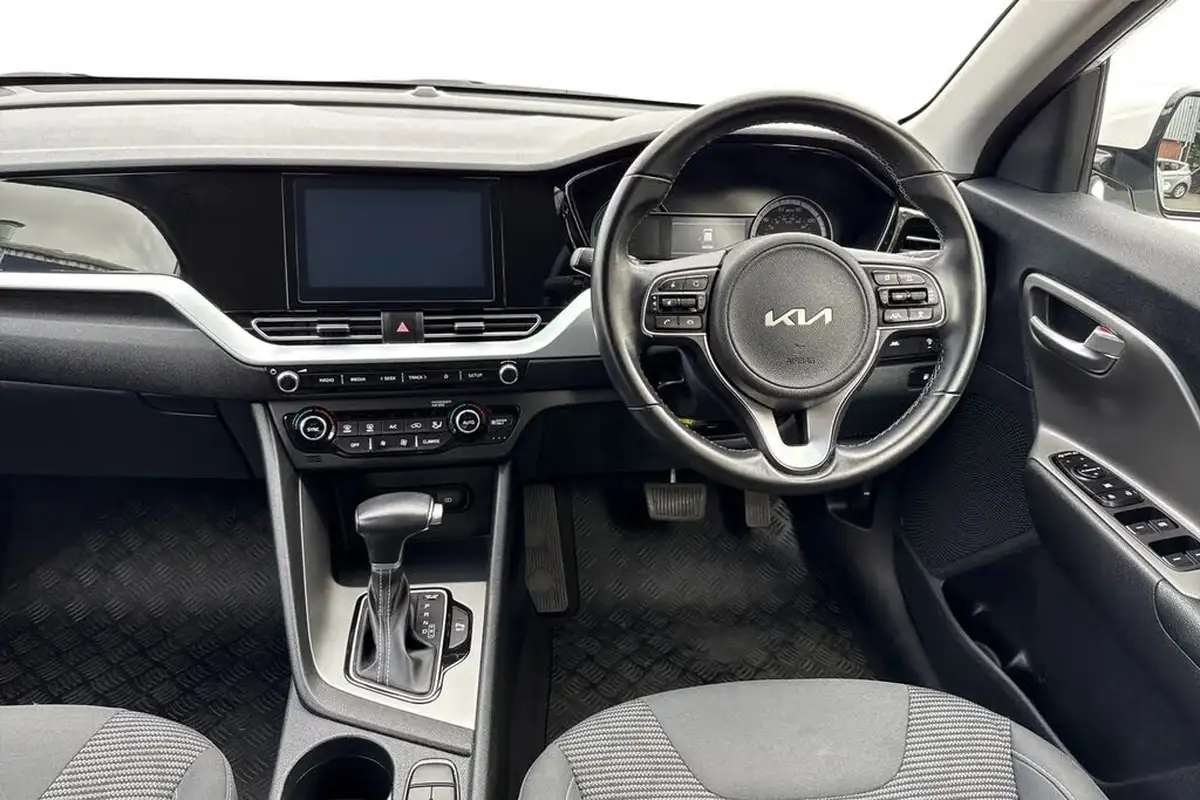 2022-kia-niro-16-gdi-2-139bhp-156kwh-big-17