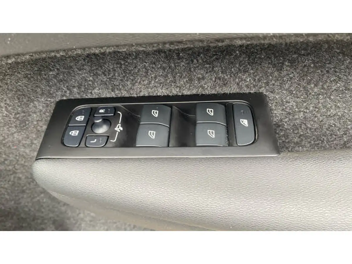 2022-volvo-xc40-15-t5-r-design-pro-big-26