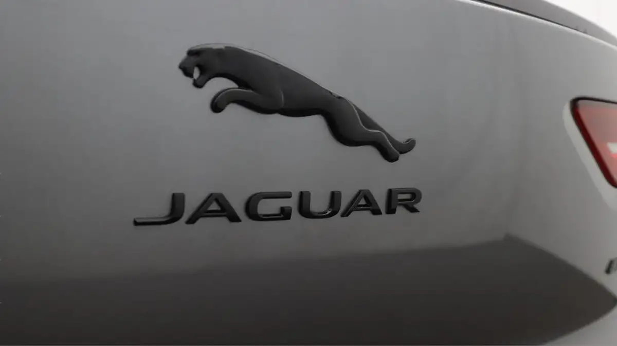 2022-jaguar-i-pace-ev400-black-big-22