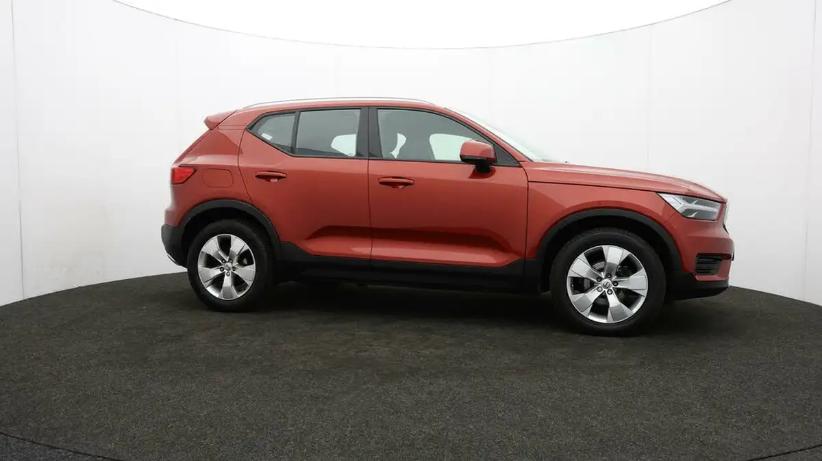 2020-volvo-xc40-20td-d3-momentum-geartronic-big-41