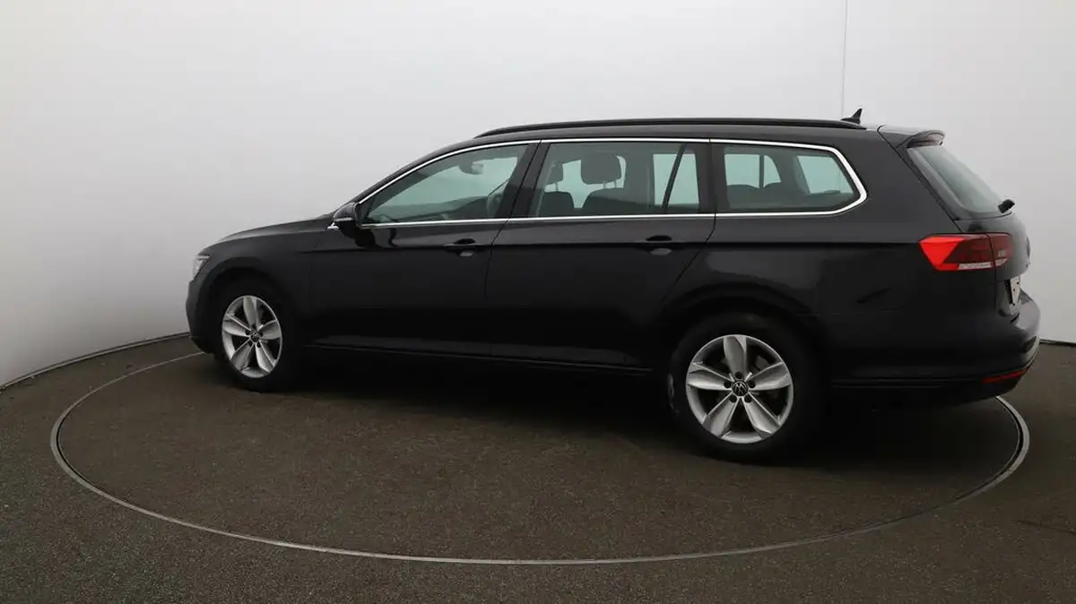 2022-volkswagen-passat-20tdi-se-nav-150ps-estate-5d-big-46