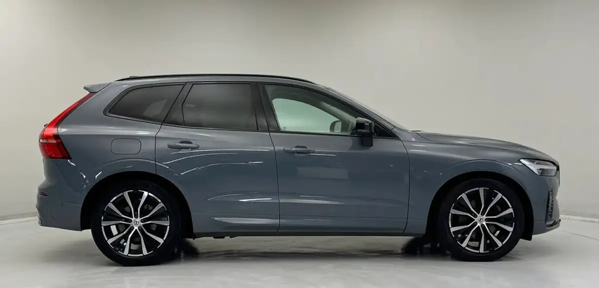 2022-volvo-xc60-20-b5-ultimate-big-4