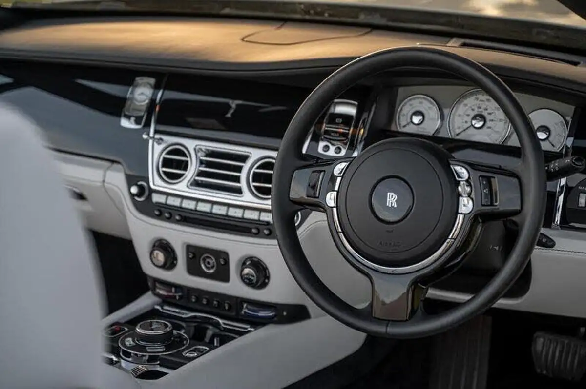 2016-rolls-royce-dawn-66-big-3