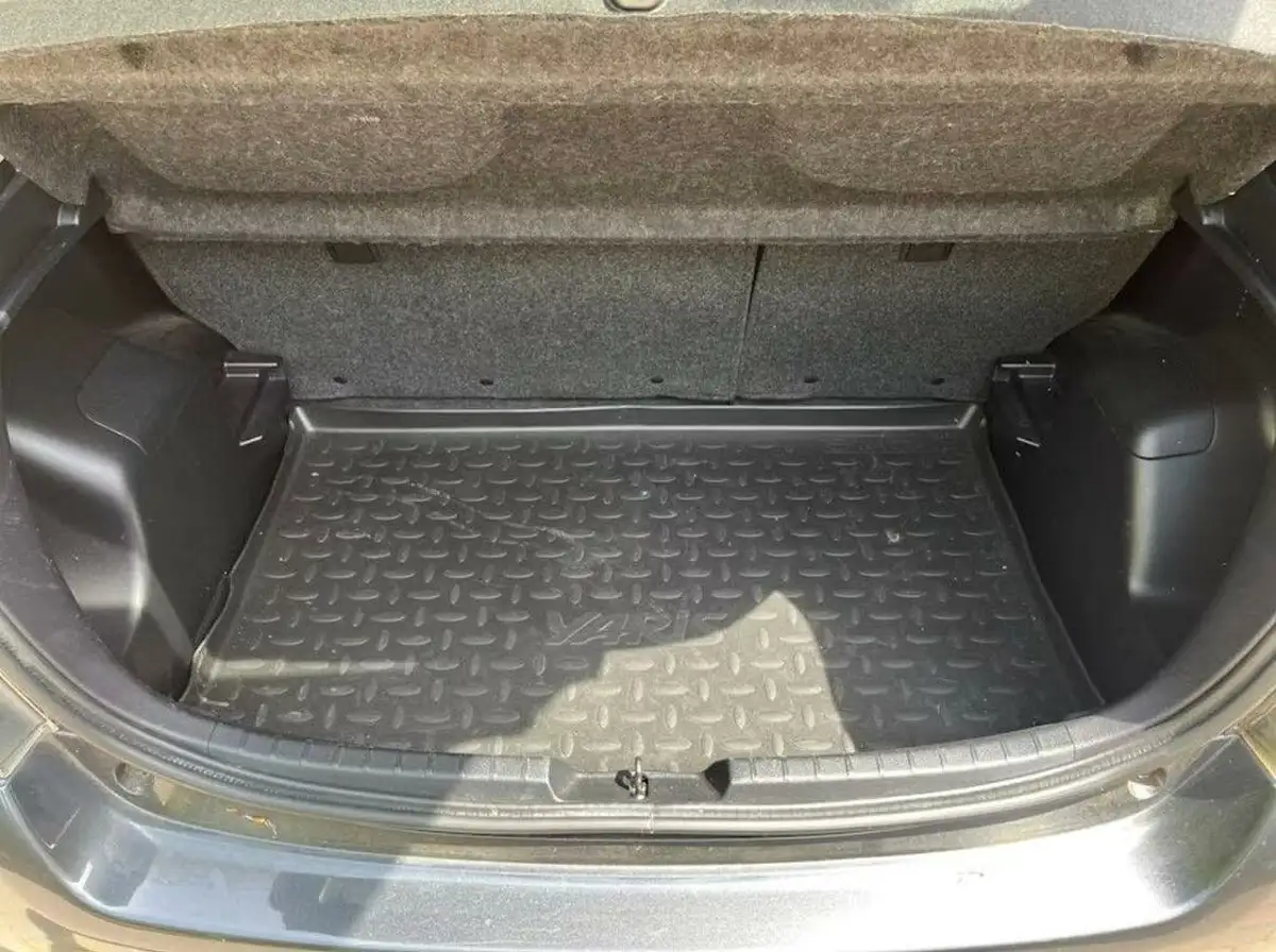 2013-toyota-yaris-15-vvt-i-t4-big-7