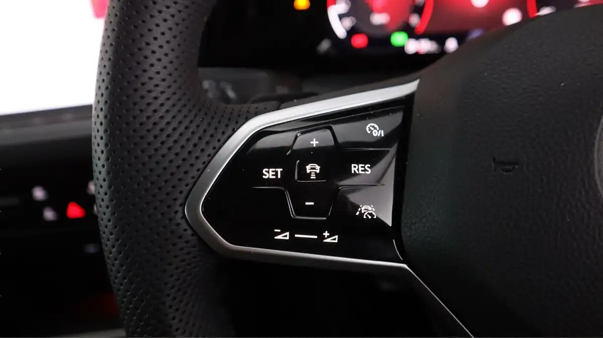 2021-volkswagen-golf-20-tsi-gti-dsg-big-23